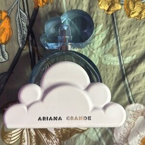 NWOB Ariana Grande Cloud